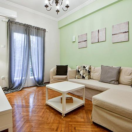 Thiras Lovely Apartment By Zain Atény Exteriér fotografie