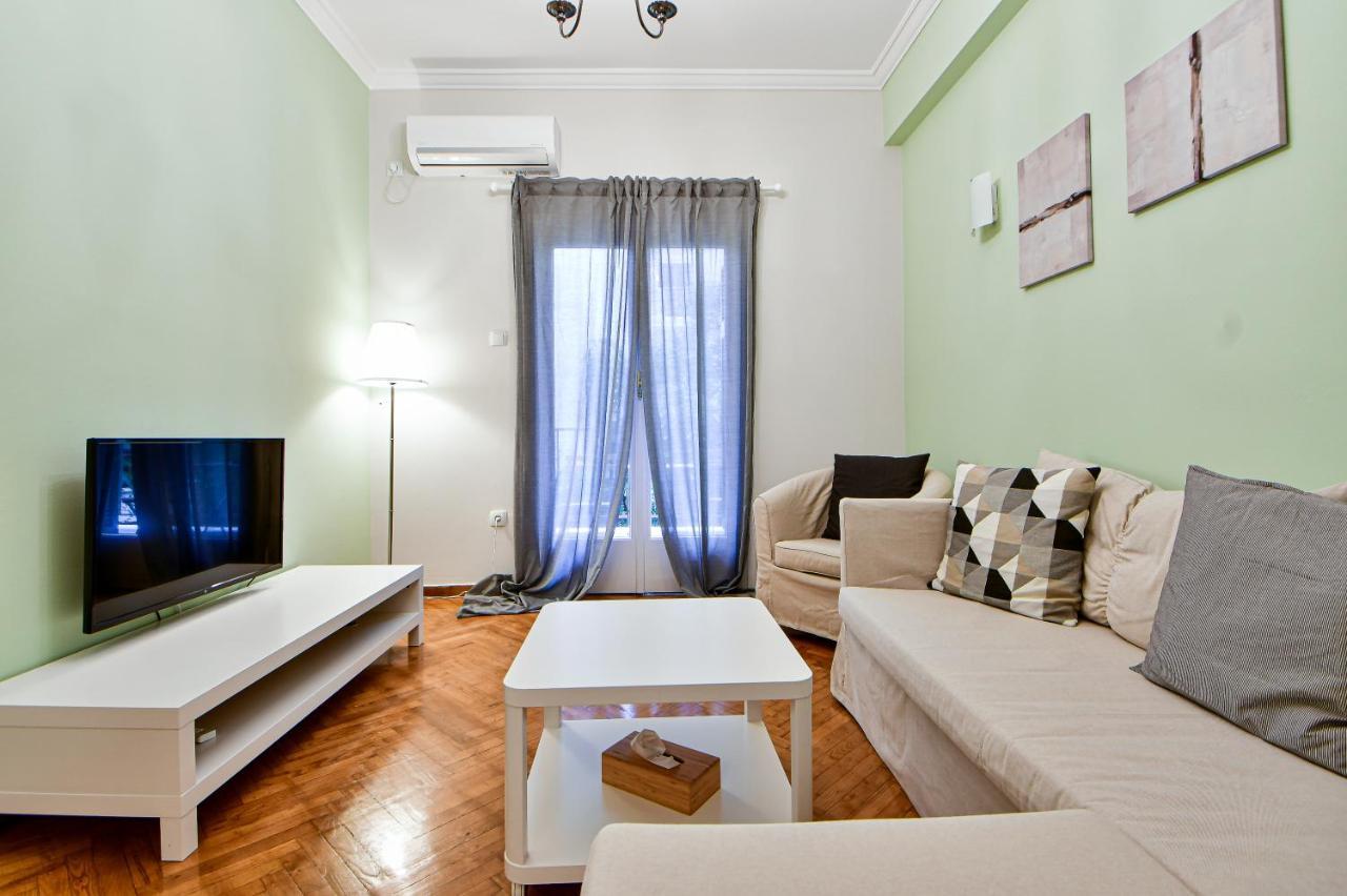 Thiras Lovely Apartment By Zain Atény Exteriér fotografie