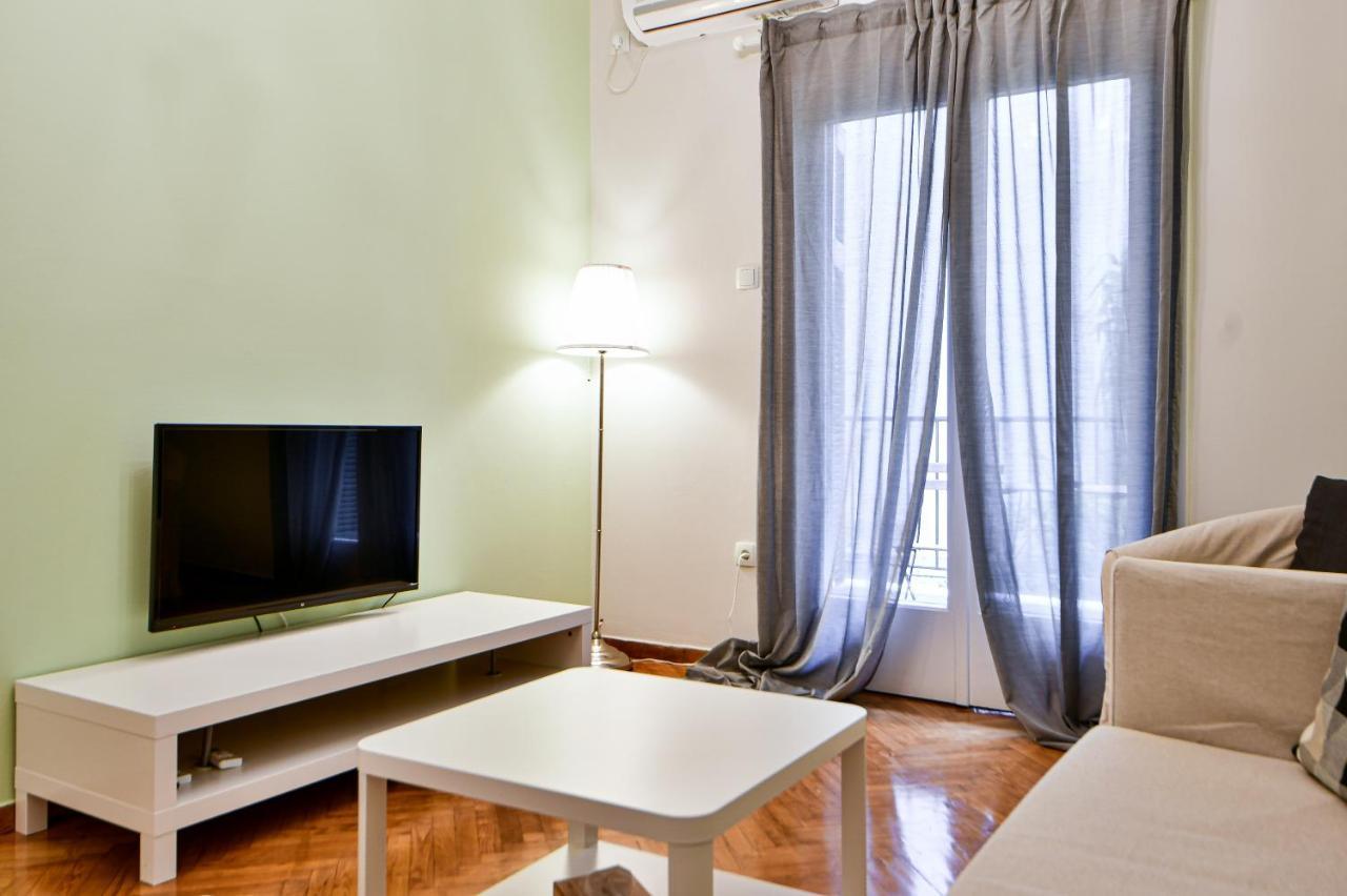 Thiras Lovely Apartment By Zain Atény Exteriér fotografie